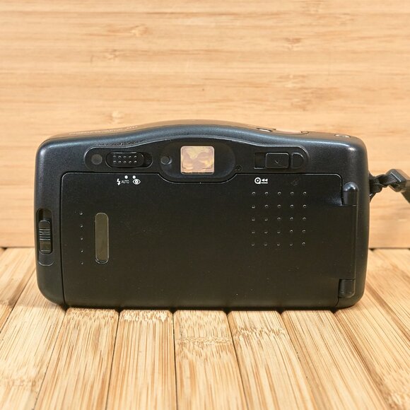 Vintage Fujifilm Discovery Autofocus 90 35mm Compact Film Camera - Picture 7 of 10